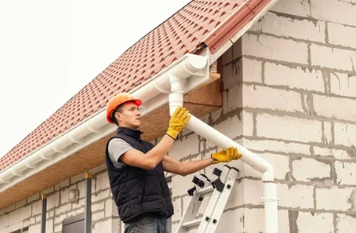 Pose et remplacement de gouttières à Corneillan